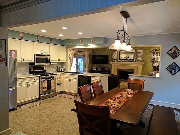 4th image of 11956 Quaker Ct