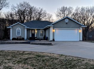 17338 E Rebel Rd, Nevada, MO 64772