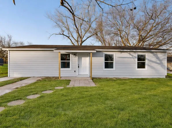 928 Hackamore St, White Settlement, TX 76108