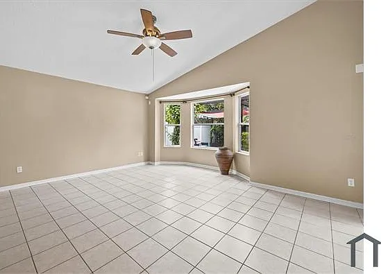 3 bed, 1644 sqft, $2,400 — Photo 4