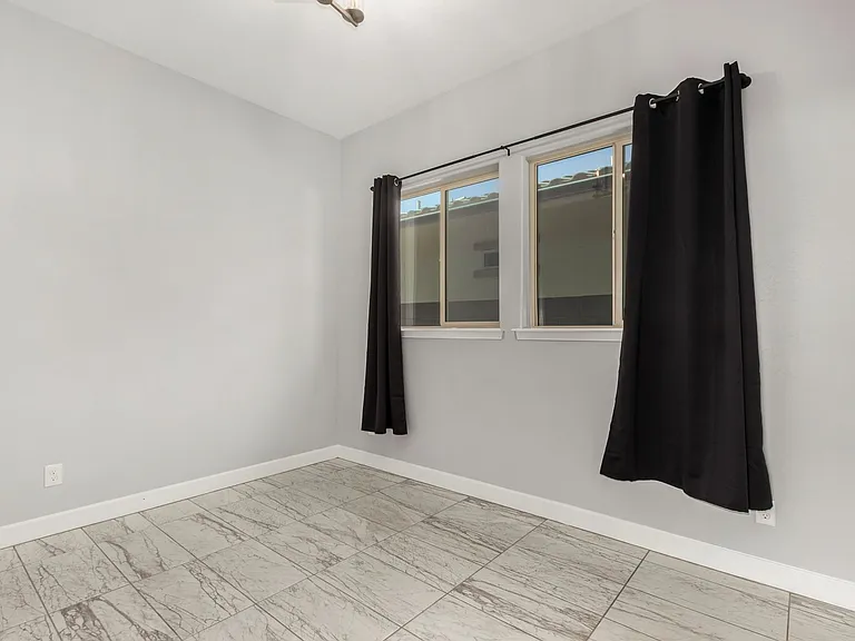 11905 W Creosote Dr — Photo 30