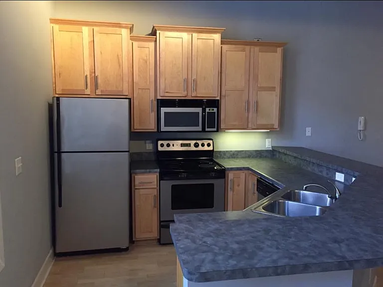821 Garrison Ave — Photo 2