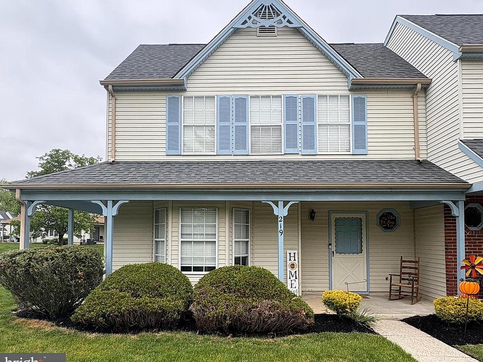 1st image of 219 Knoll Dr