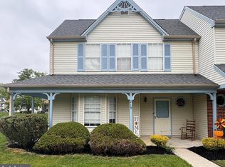 219 Knoll Dr, Blackwood, NJ 08012