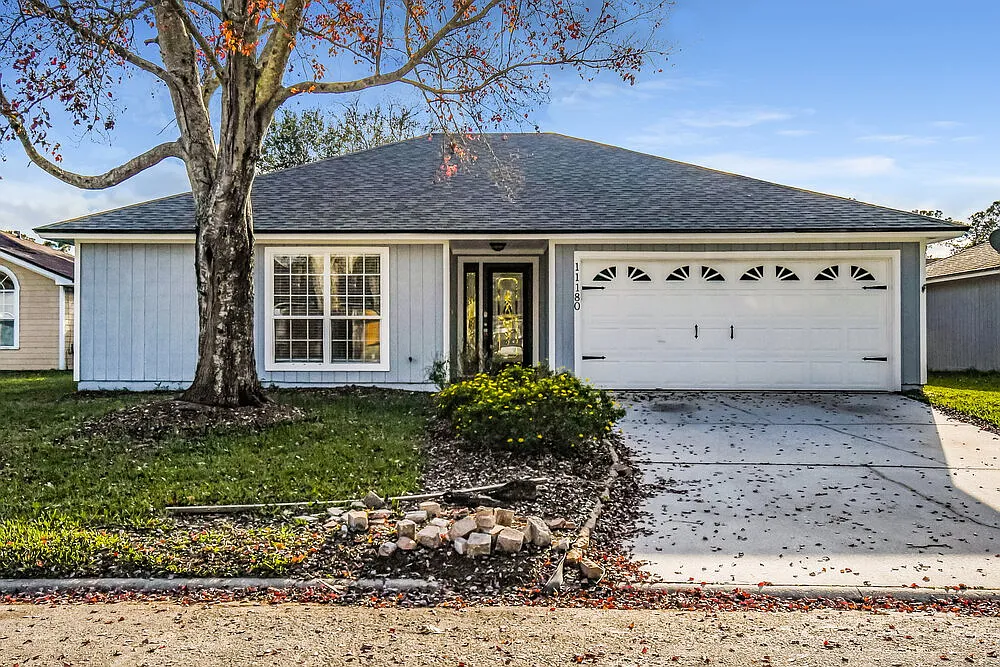 3 bed, 2.0 bath, 1451 sqft, $2,170 — Photo 1
