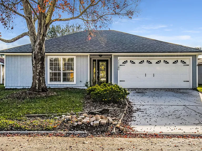 11180 Barbizon Cir E — Photo 1