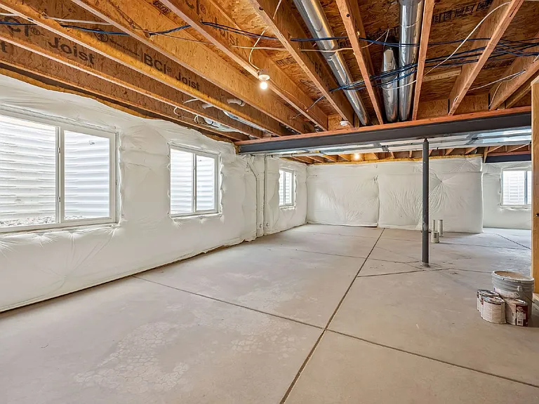 5694 Olathe Ave — Photo 16