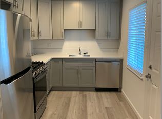 205 Market Pl #4D, Menlo Park, CA 94025