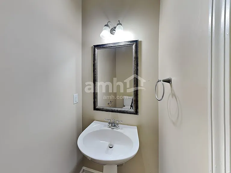850 Stonehaven Rd SW — Photo 21