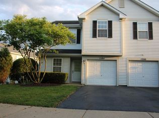 1284 Whispering Hills Dr #1284, Naperville, IL 60540