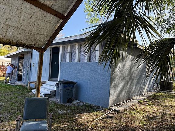 5th image of 414 Spring AVE