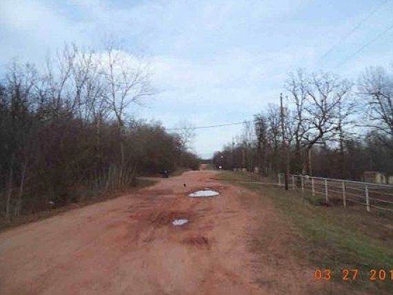 3rd image of 332163 Earls Way