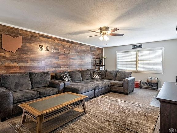 3rd image of 5929 Woodville Dr