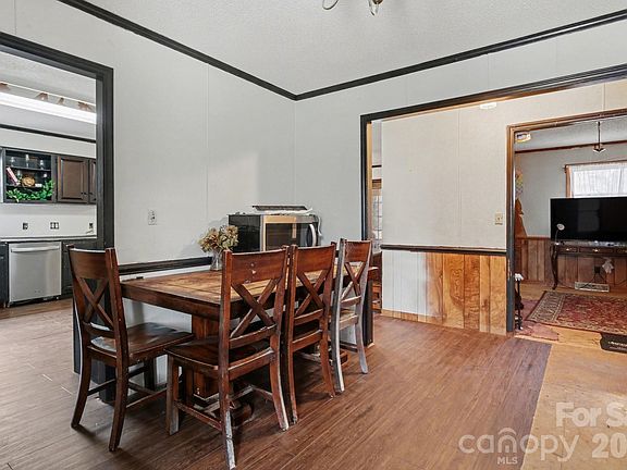 4th image of 236 Tussey Rd