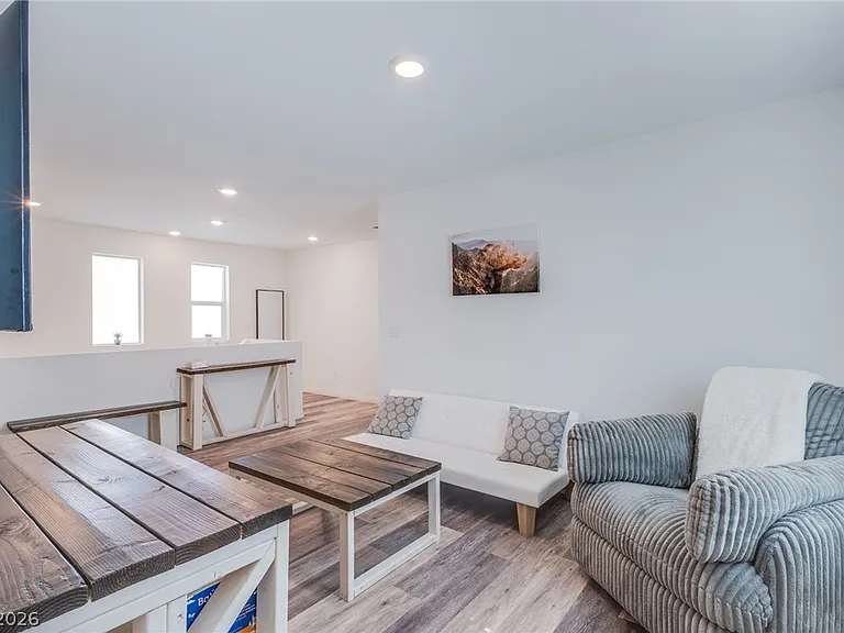 7712 Lush Oasis Ave — Photo 15