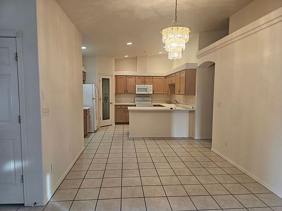 4th image of 3390 Mockingbird Dr Unit 102