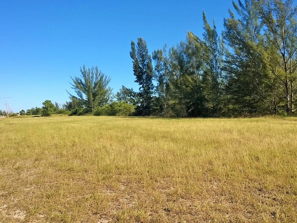 2nd image of 2120 NW 21st St