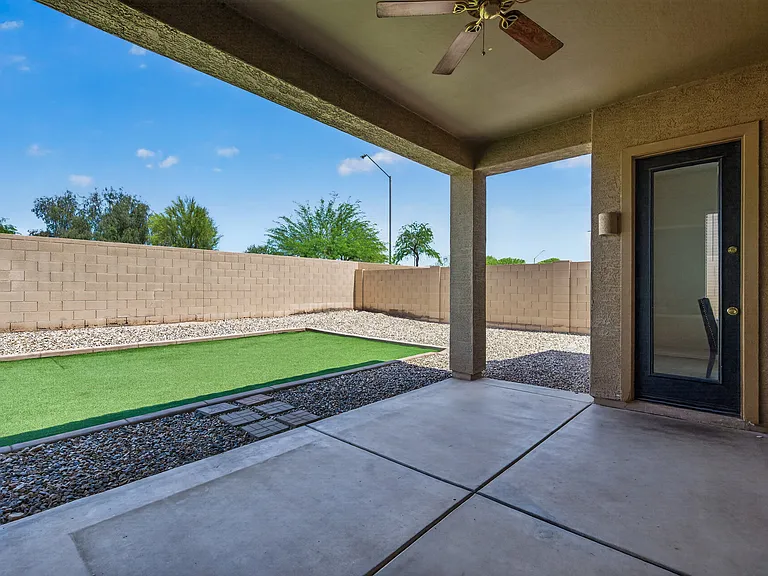17846 W Buckhorn Dr — Photo 23
