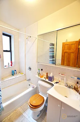 Rented by Your Vanity Realty | media 14