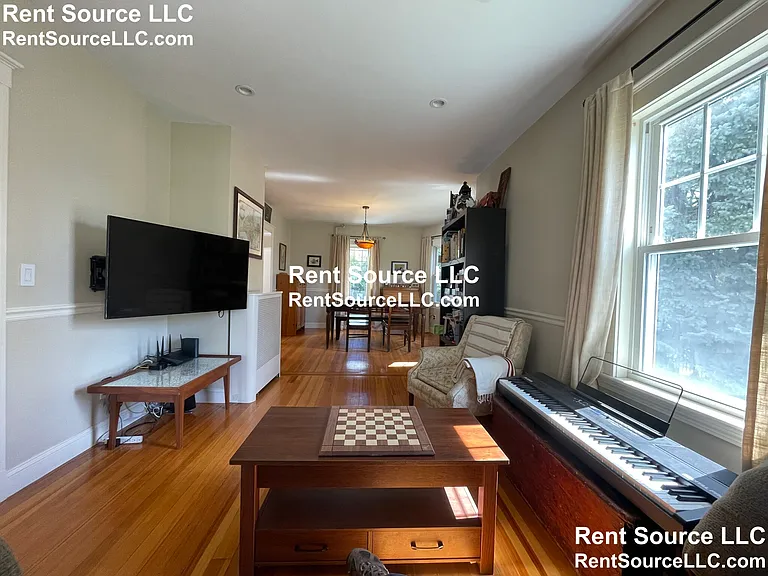 19 Tyler Ave — Photo 10
