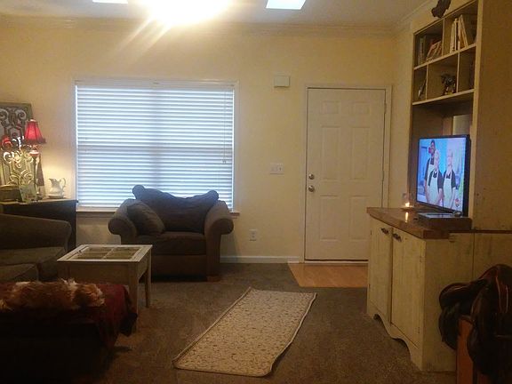 3rd image of 1003 Cashmere Dr