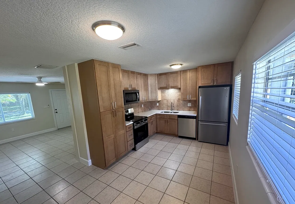 3 bed, 1050 sqft, $1,850 — Photo 4