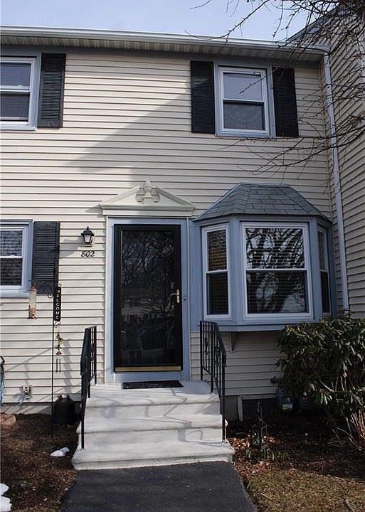 1st image of 802 Woodhaven Ct