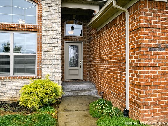 5th image of 2651 Crescent Hill Drive NE