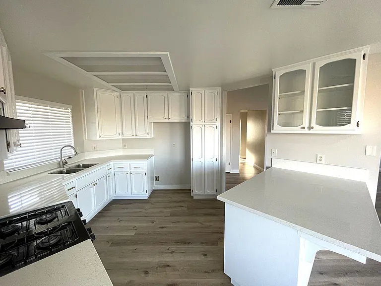 8101 Jacaranda Ave — Photo 7