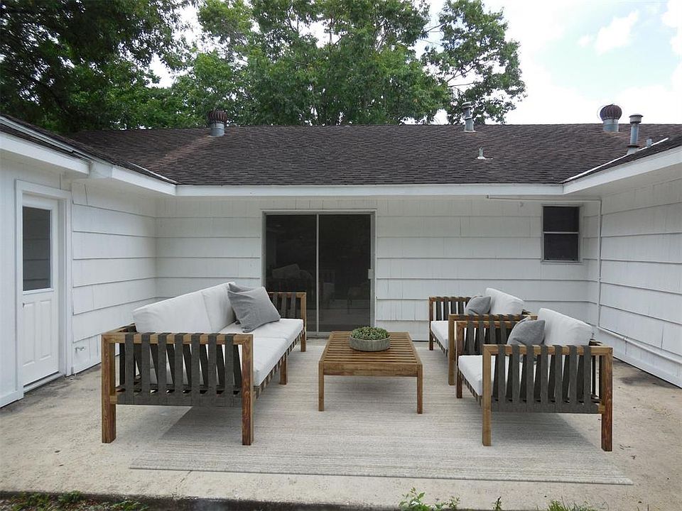 1st image of 9725 Westview Dr