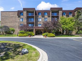 2100 Valencia Dr APT 308B, Northbrook, IL 60062