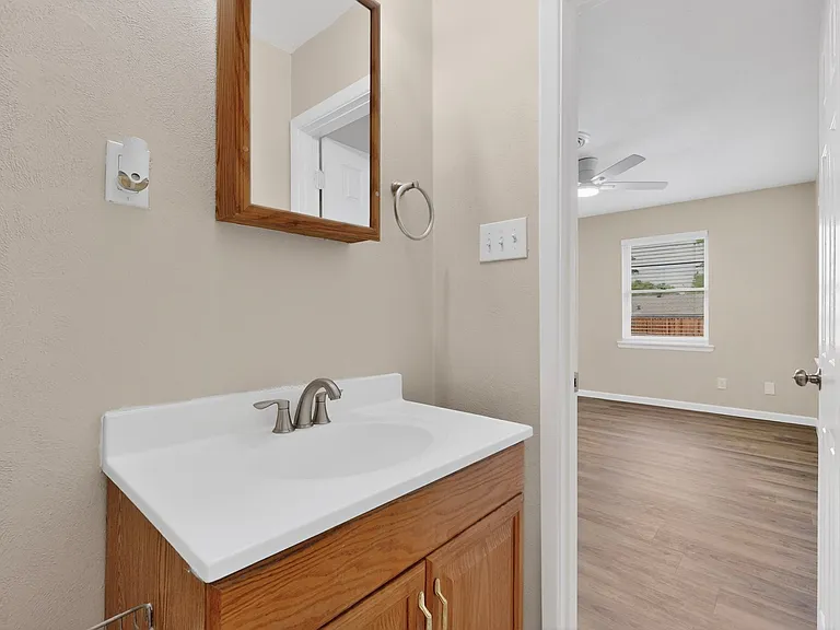 1016 Sproles Dr — Photo 34