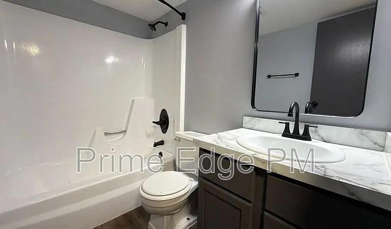 2343 B St #1 — Photo 13