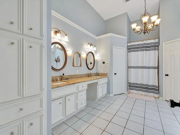 15402 Willow Shores Dr — Photo 21