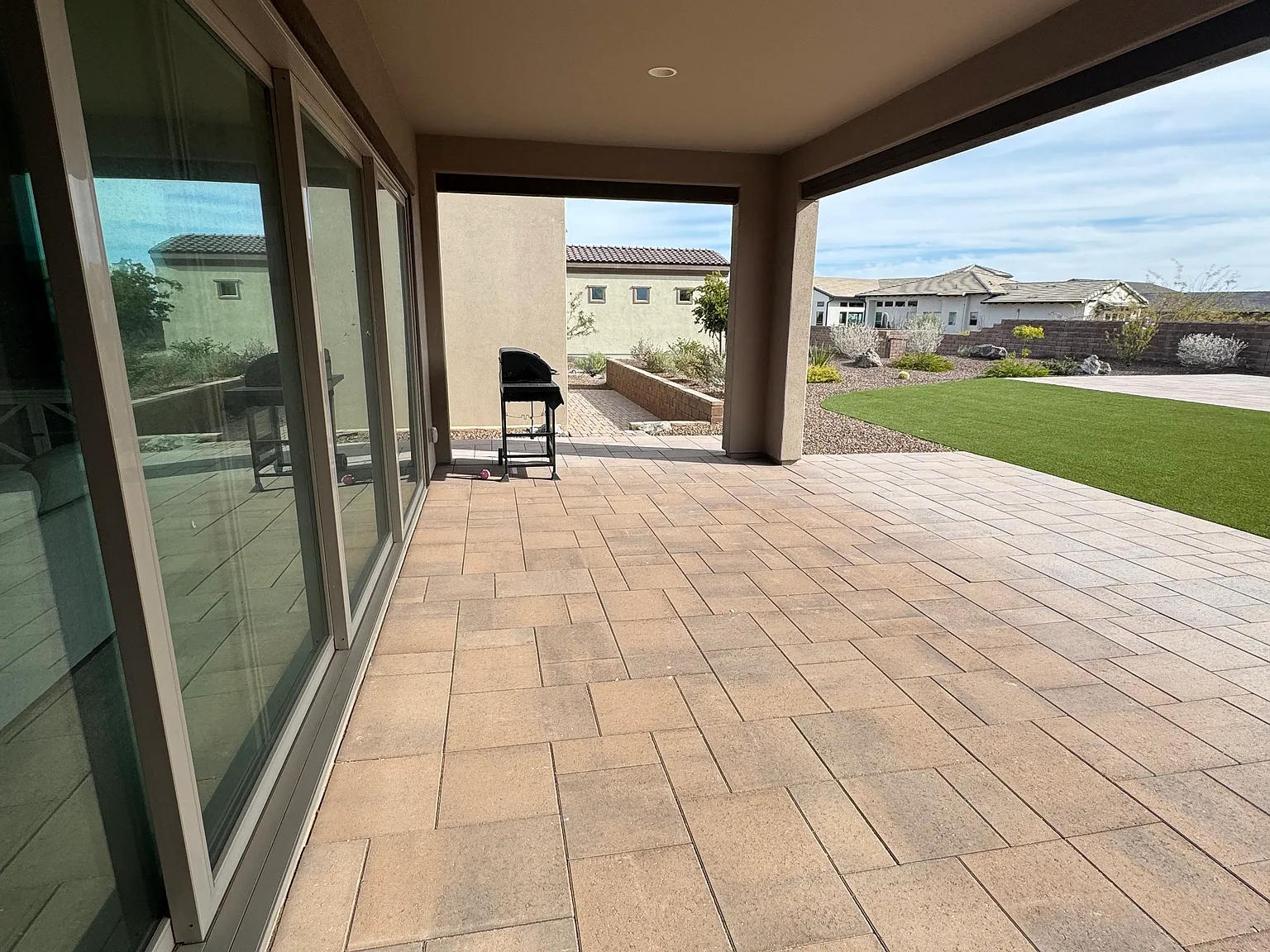 3 bed, 3.5 bath, 2972 sqft, $3,050 — Photo 4