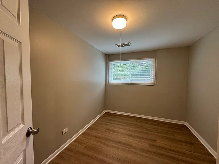 302 Forest View Dr — Photo 13
