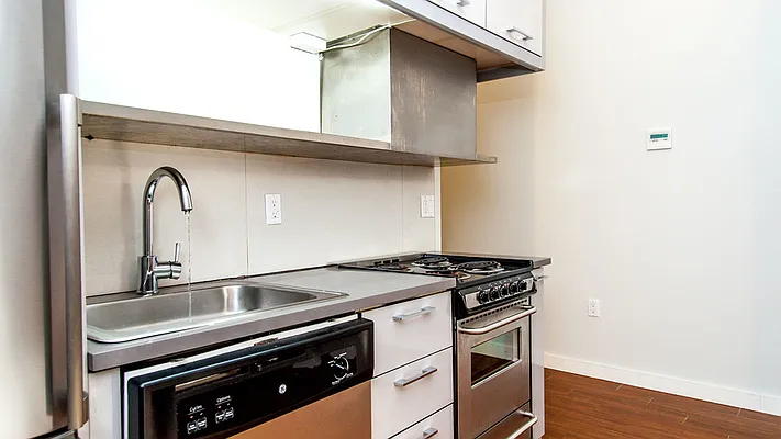 Rented by Nooklyn NYC LLC | media 41