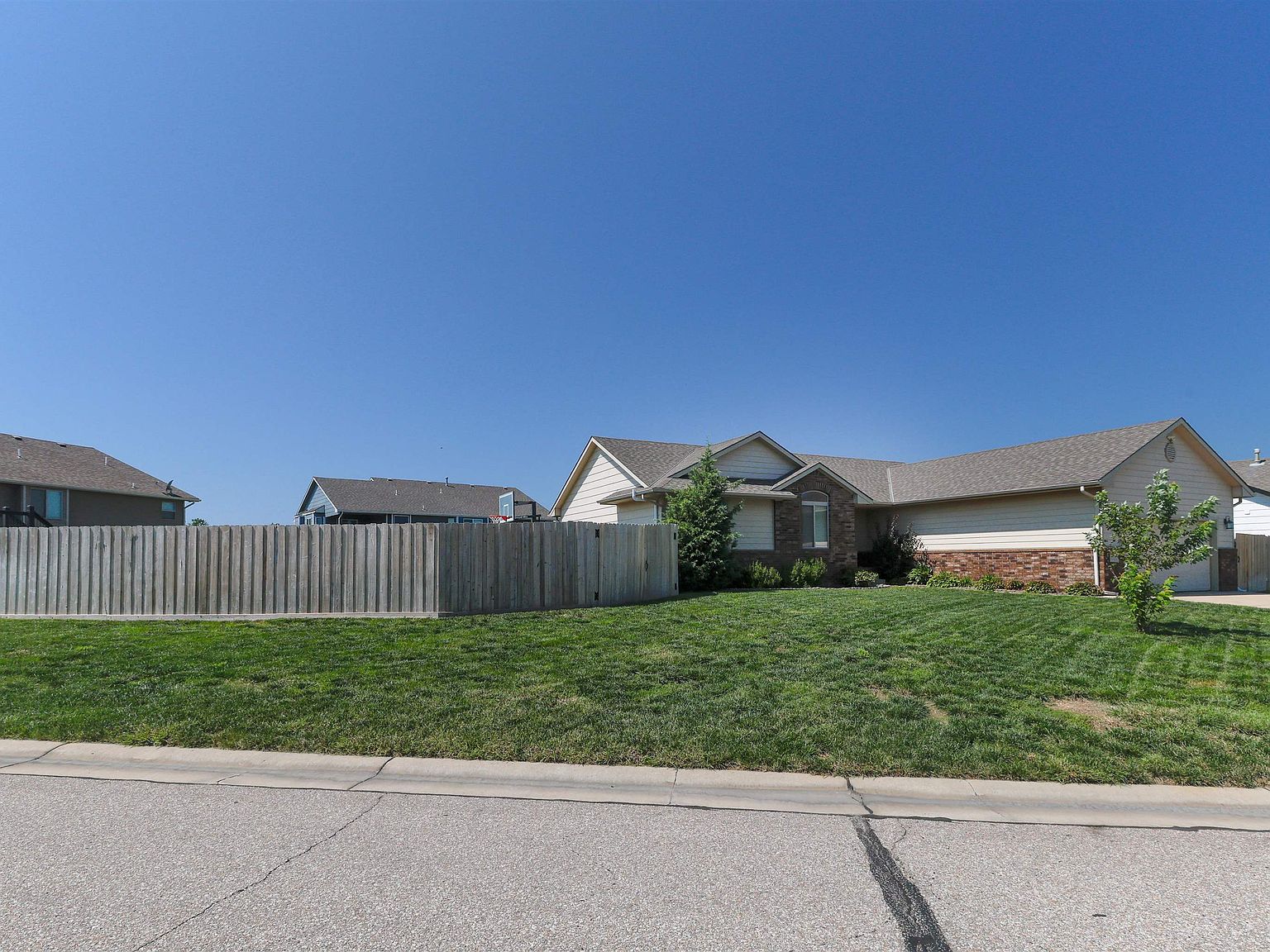 2217 S Michelle St, Wichita, KS 67207 | MLS #661310 | Zillow