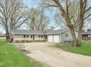 825 Roberts Rd, Sandwich, IL 60548