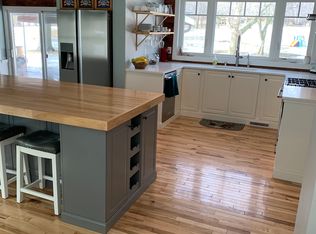 4545 Pilgrim Rd, Brookfield, WI 53005