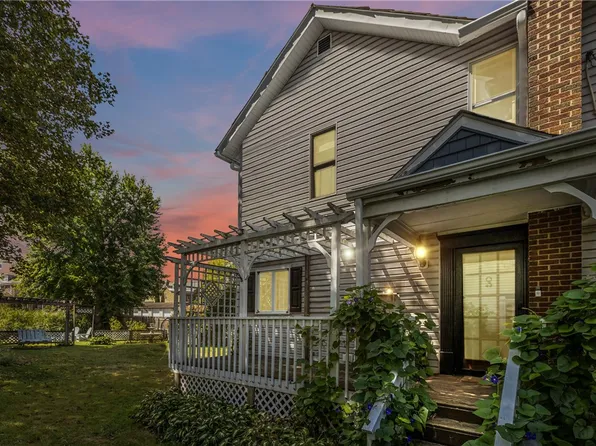 208 Jackson St, Grove City, PA 16127