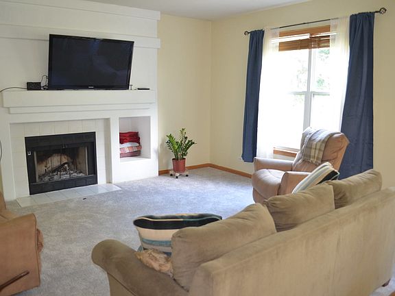 5th image of 2396 Glenford Dr