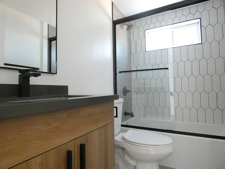 6034 Craner Ave — Photo 20