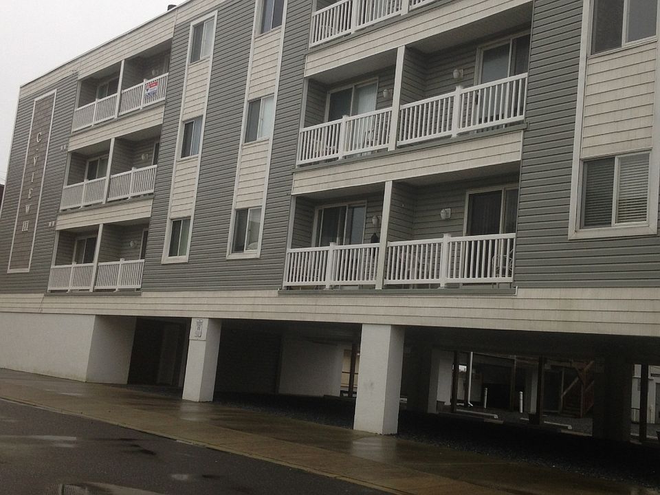 1st image of 3900 Pleasure Ave APT 207