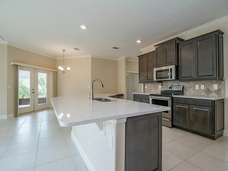 2576 Saint Lucia Cir — Photo 20