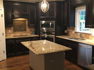 5416 Rambling Rd, Greensboro, NC 27409