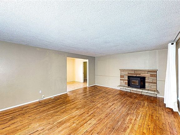 4th image of 7400 69th Ave NE