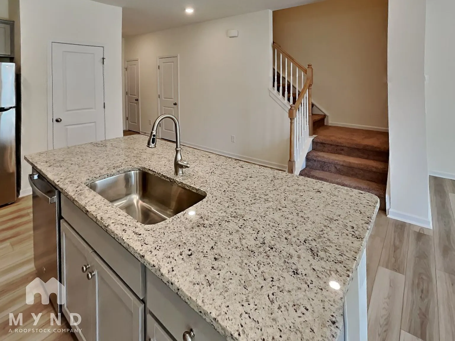 3 bed, 2.5 bath, 1688 sqft, $2,015 — Photo 3