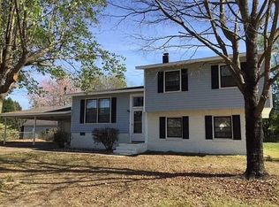4825 Inverness Dr, Fayetteville, NC 28304