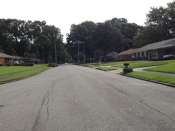 4th image of 1317 Carol Dr